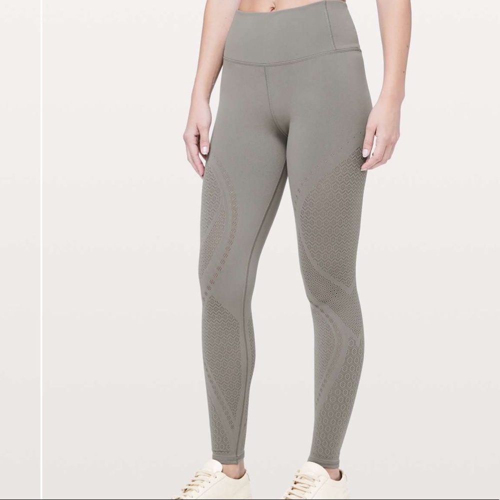 Lululemon Reveal Mindful Motion Leggings